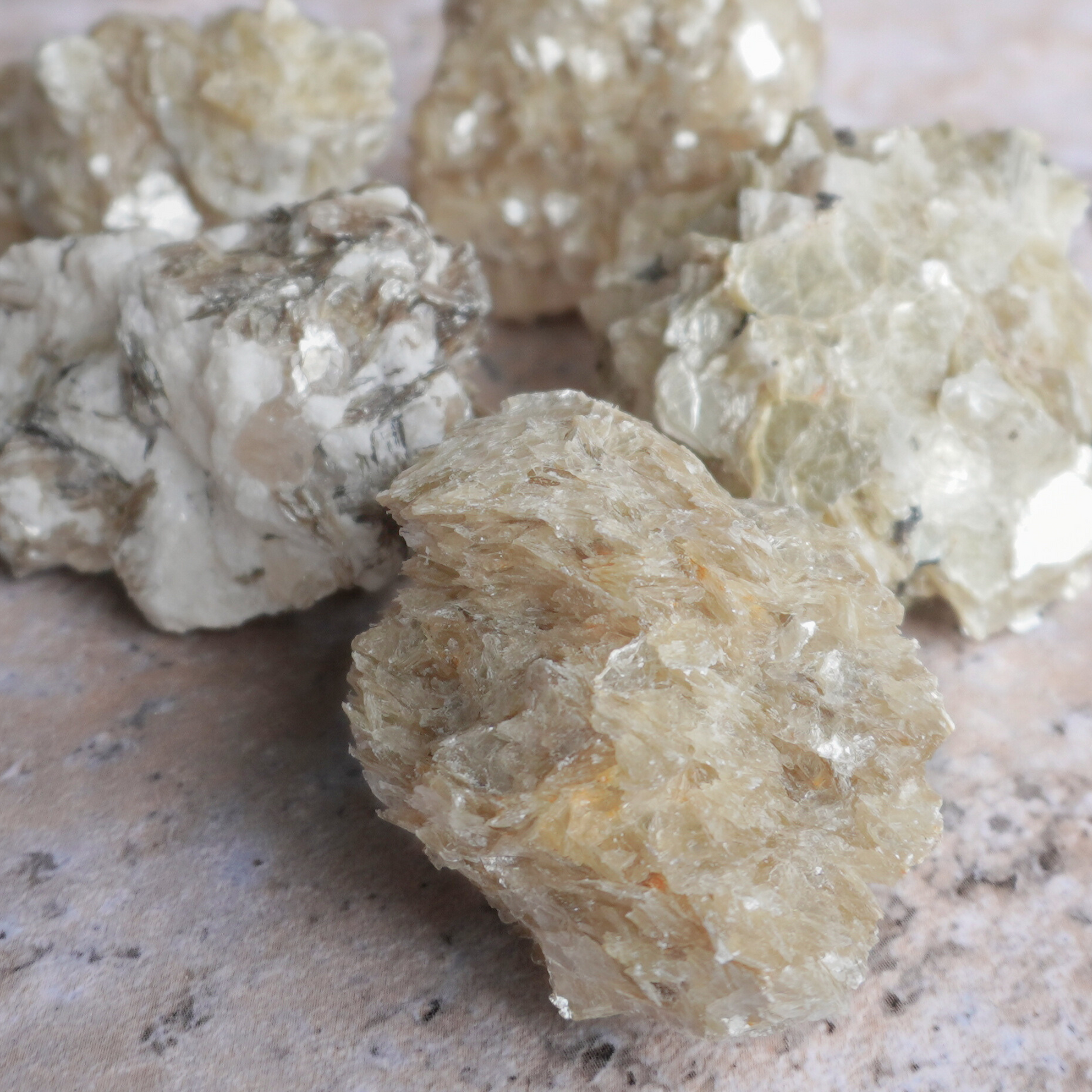 Healing Golden Mica crystal for personal power, emotional resilience, and inner strength.