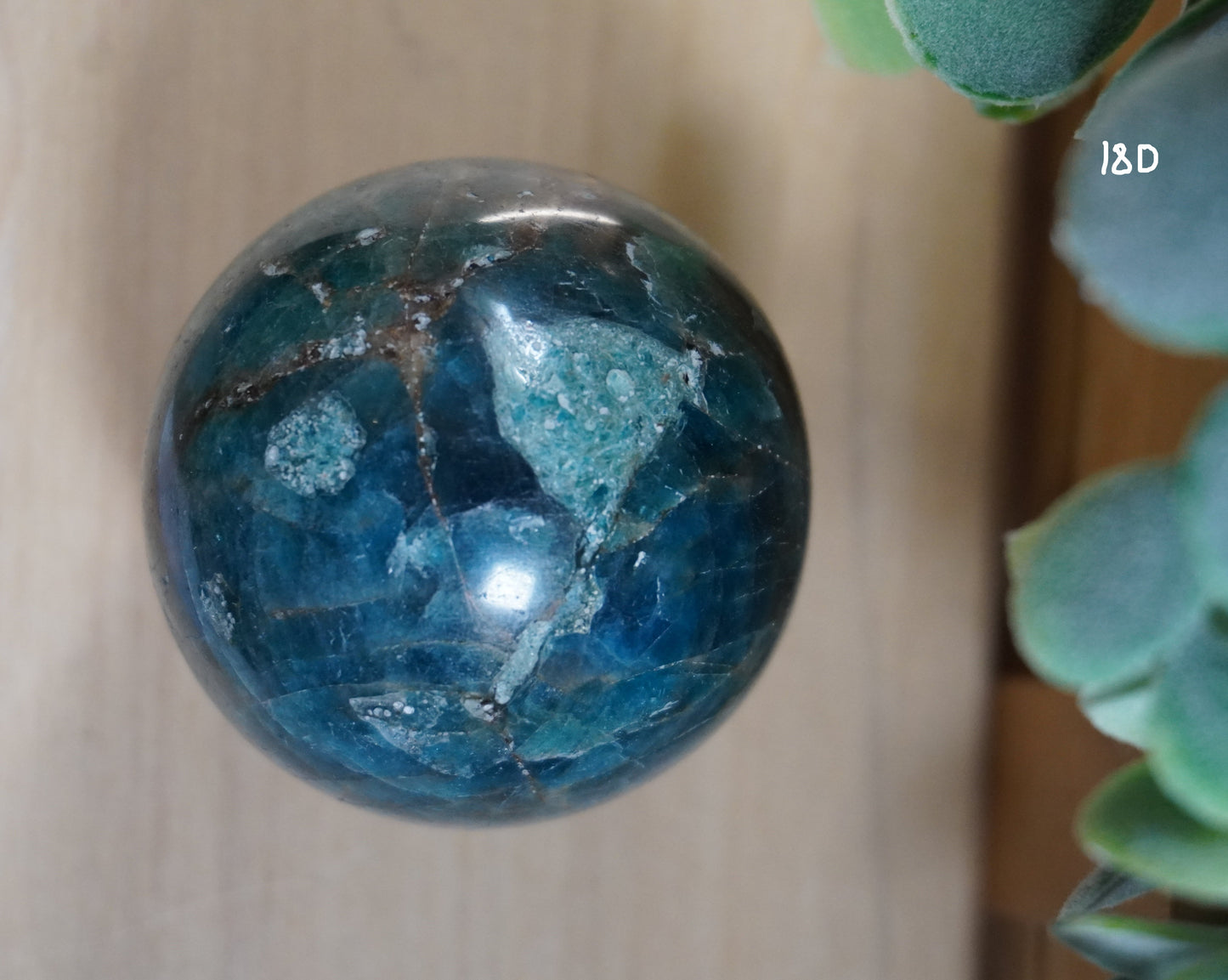 Unlock Spiritual Fulfillment with Apatite Sphere: Enhance Clarity and Purpose!